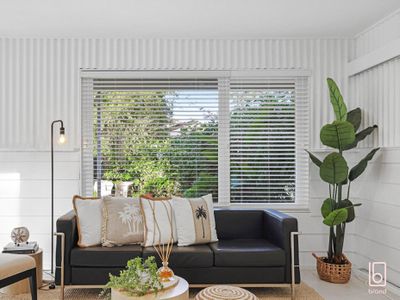 35 Eyre Crescent, San Remo