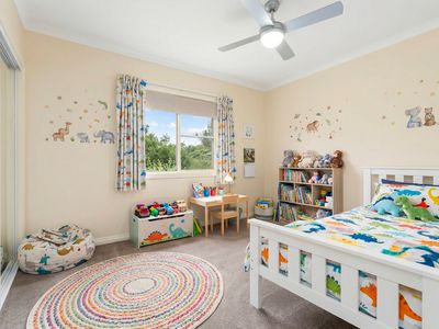 12 MCEVOY LANE, Yackandandah