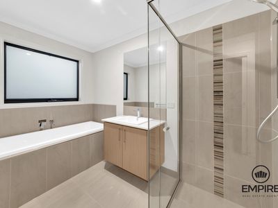 11 Kenmore Way, Clyde North