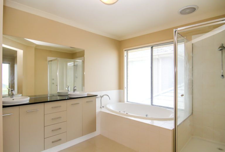 7 Waterstone Cove, Sanctuary Lakes