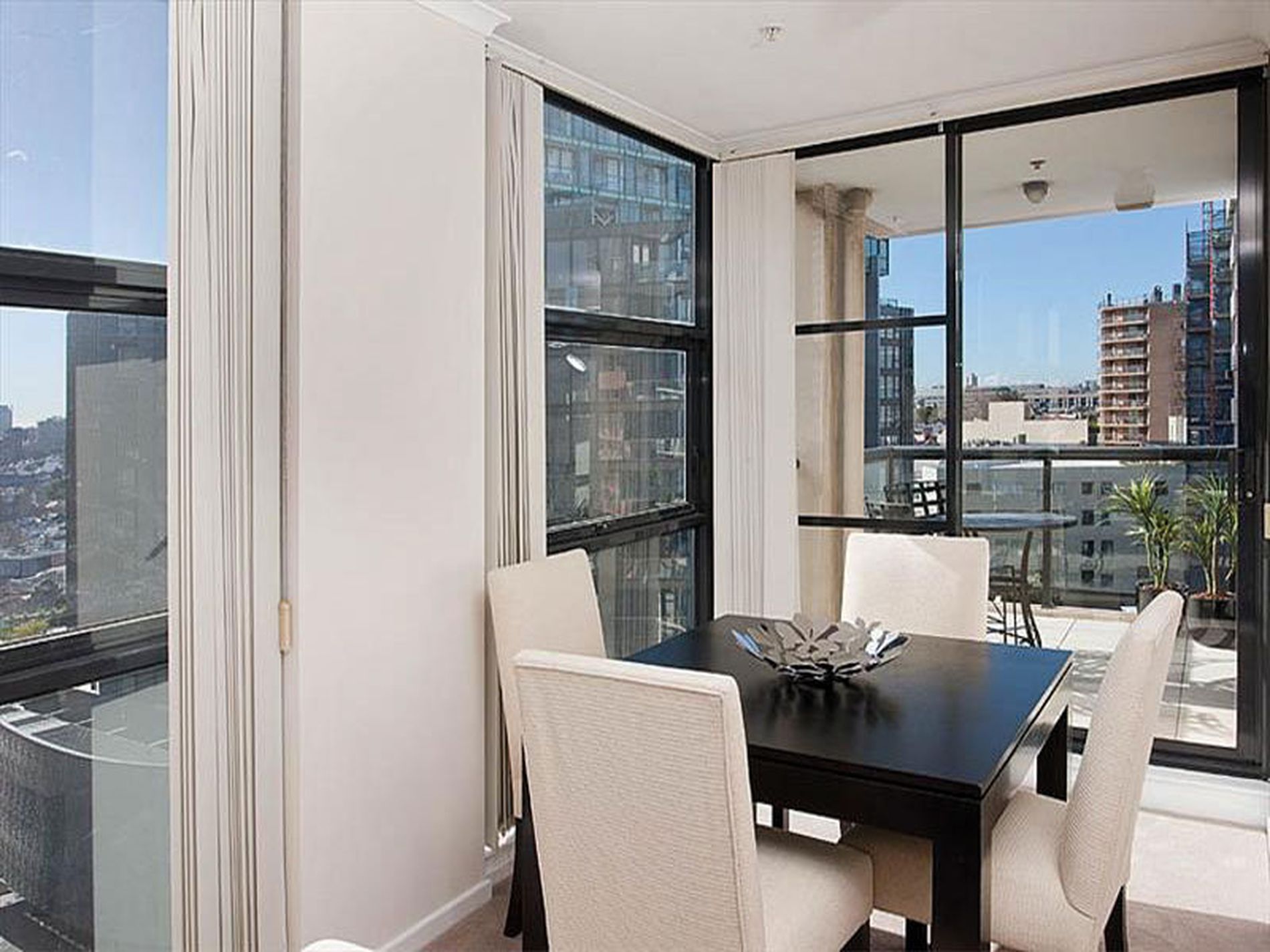 1306 / 174 Goulburn Street, Surry Hills