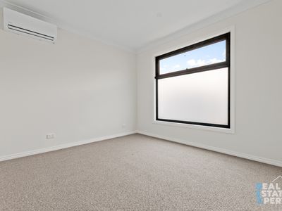 3 / 5 Sylvanwood Crescent, Narre Warren