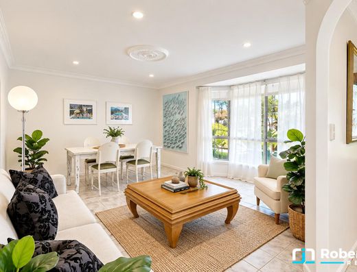 Spacious, Light-Filled Living in a Quiet Old Tewantin Cul-de-Sac image 3