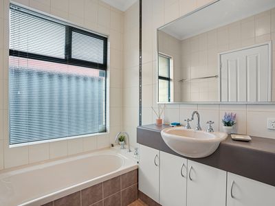 10 Grandis Drive, Baldivis