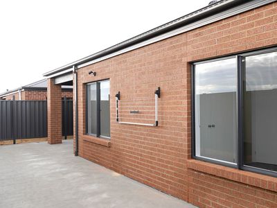 104 Buckingham Boulevard, Strathtulloh