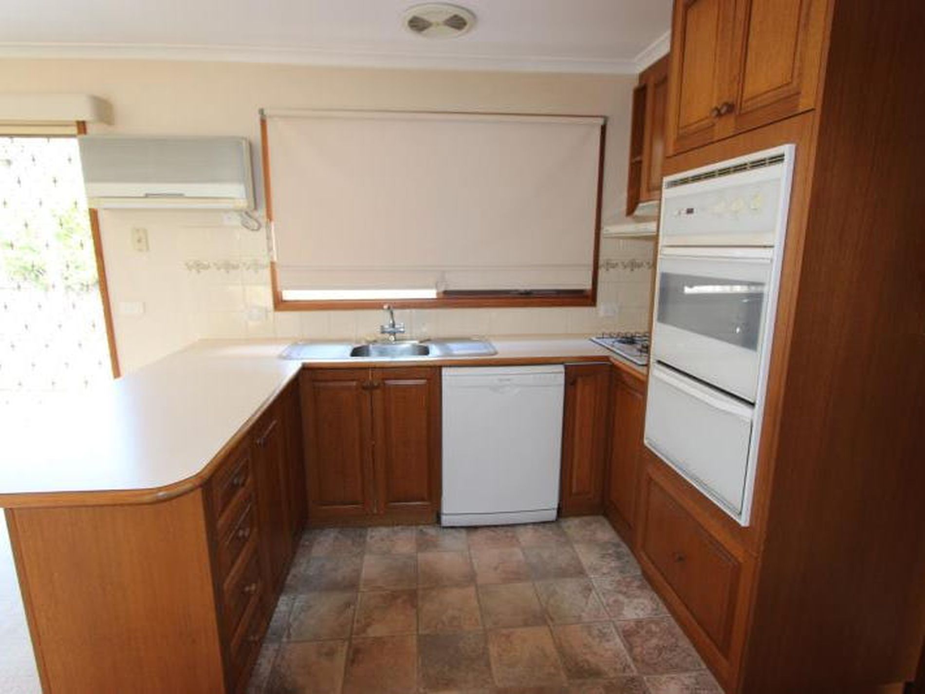 61A Lascelles Avenue, Manifold Heights