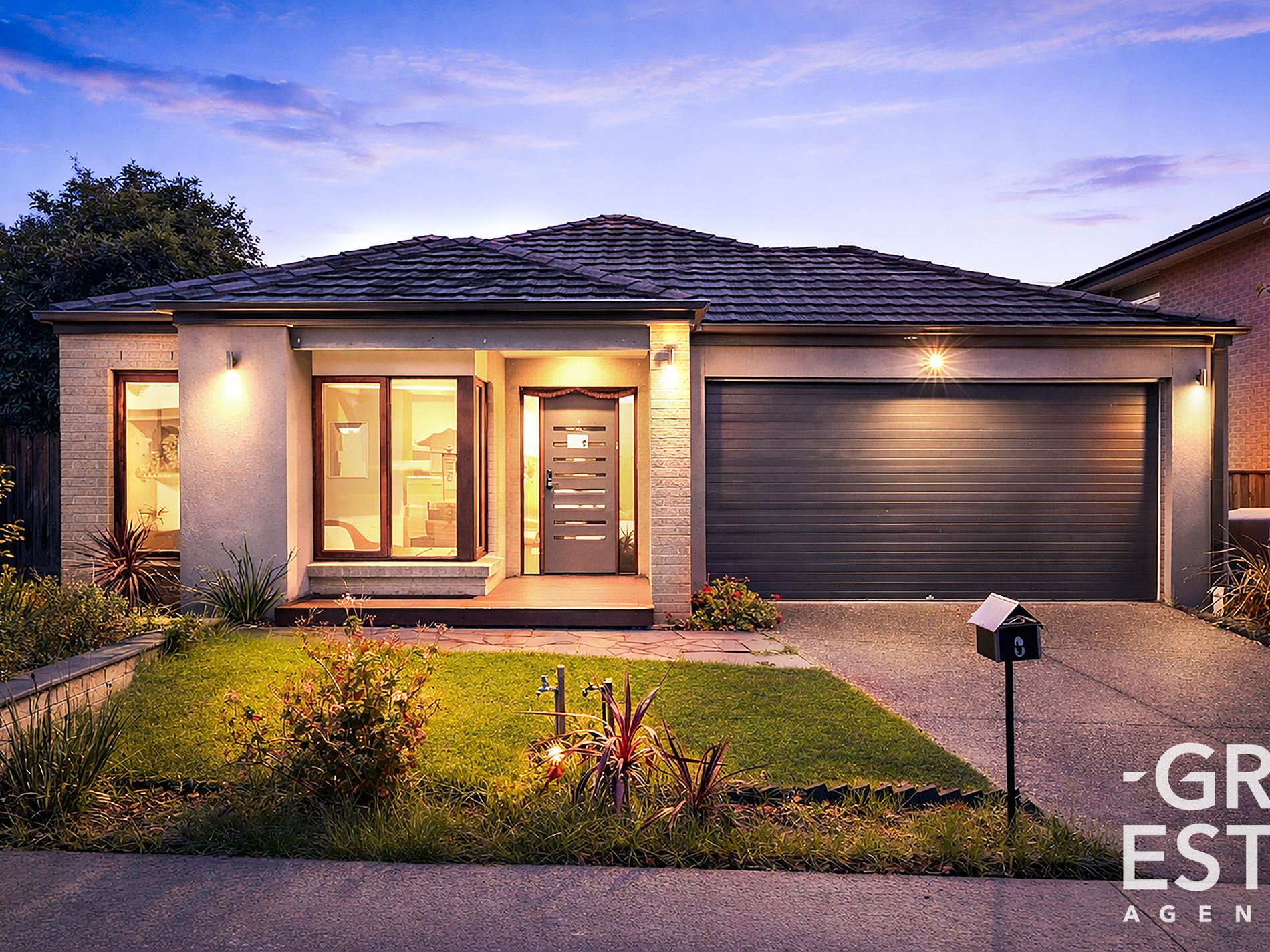 8 John Russell road, Cranbourne West