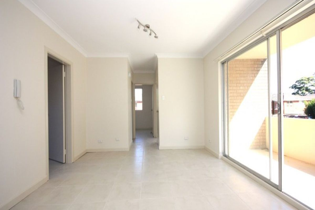 2 / 75 Denman Avenue, Wiley Park