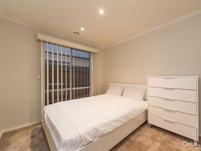 4 Kingsbarn Court, Cranbourne