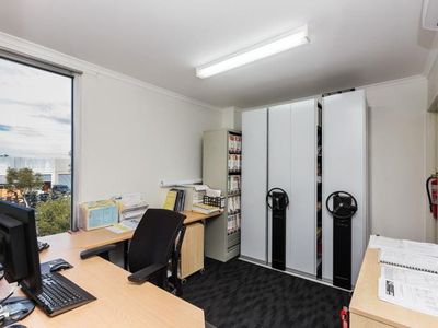 2 Loop Road, Werribee
