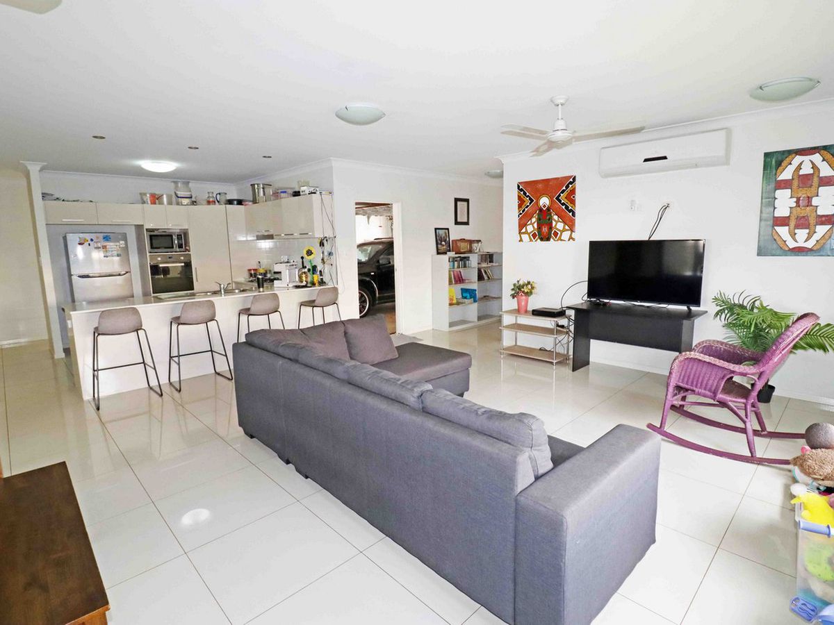 7 Robertson Close, Atherton