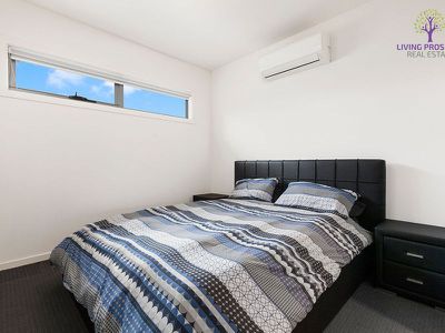 3 / 12 La Rochelle Boulevard, Point Cook