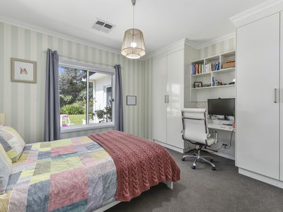 35 Eldridge Drive, Worrolong