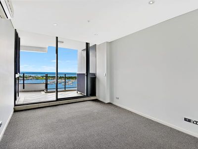 2204 / 4 Como Crescent, Southport
