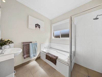 2 Brolga Place, Sale