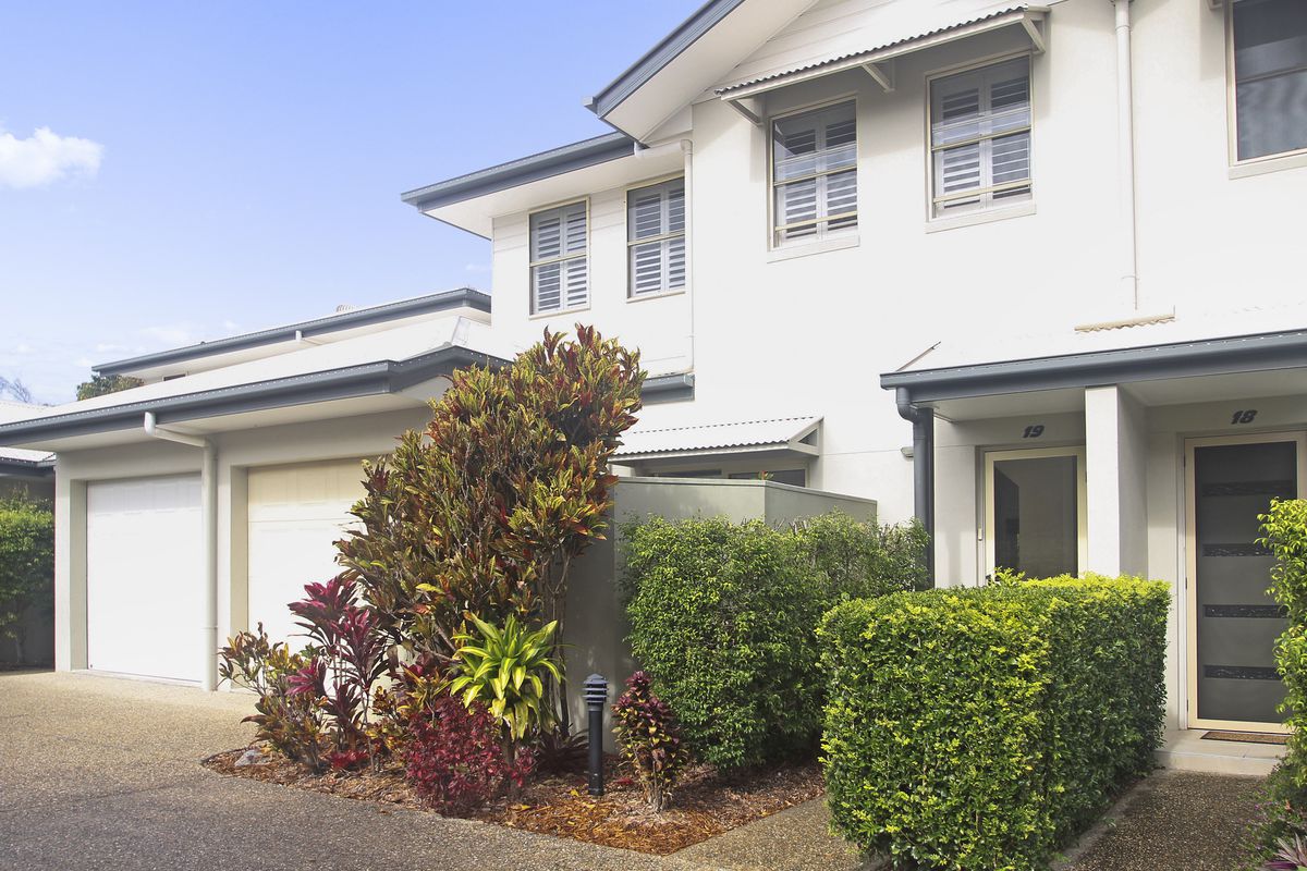 19 / 4 Riverstone Court, Tewantin