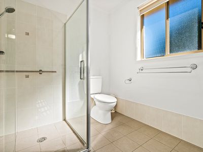 17b Eric Fenning Drive, Surf Beach