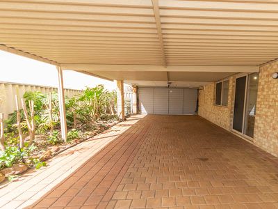 22 Campolino Gardens, Stratton