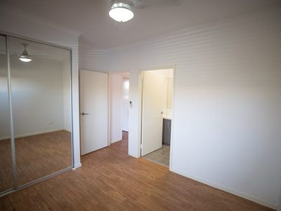 10 Homestead Ramble, Newman