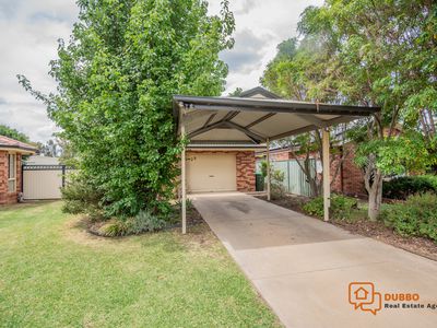 20 St Albans Way, Dubbo