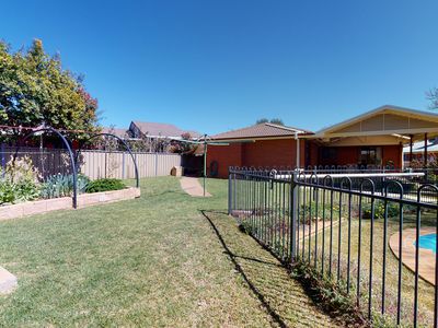 9 Loane Place, Dubbo