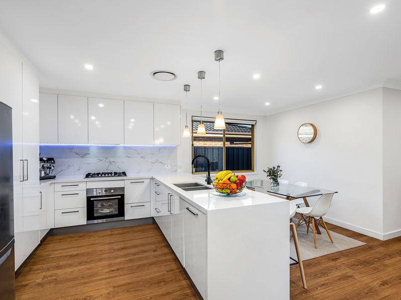 7 Adrian Street, Glenwood