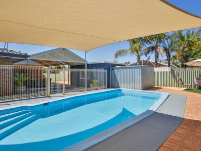 7 St John Grove, Hannans