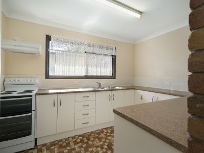 1 / 329 West Street, Harristown