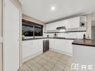 23 Emmer Green Retreat, Cranbourne East