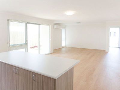 302 Peelwood Parade, Halls Head