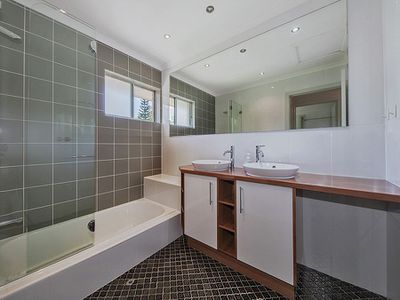 10 Iluka Street, Manly West