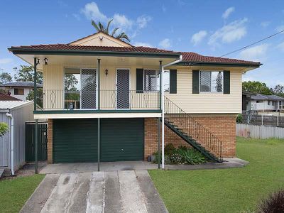 82 Woodlands Drive, Rochedale South