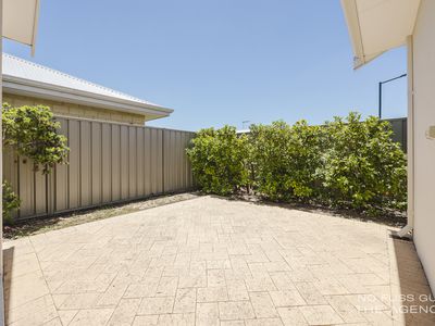 1 / 12 Loder Way, South Guildford