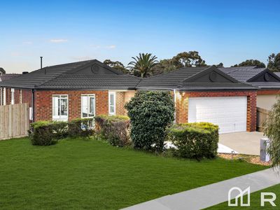 17 Gowrie Place, Cranbourne West
