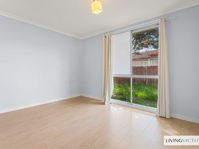 73 Talintyre Road, Sunshine West