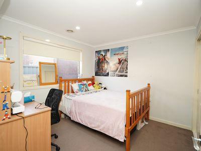 18 Tyndall Street, Cranbourne East