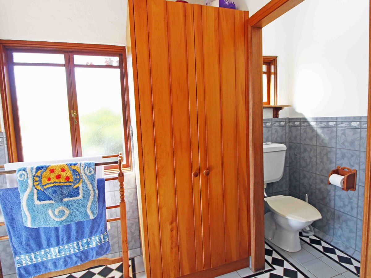 27 TWELFTH AVENUE, Atherton