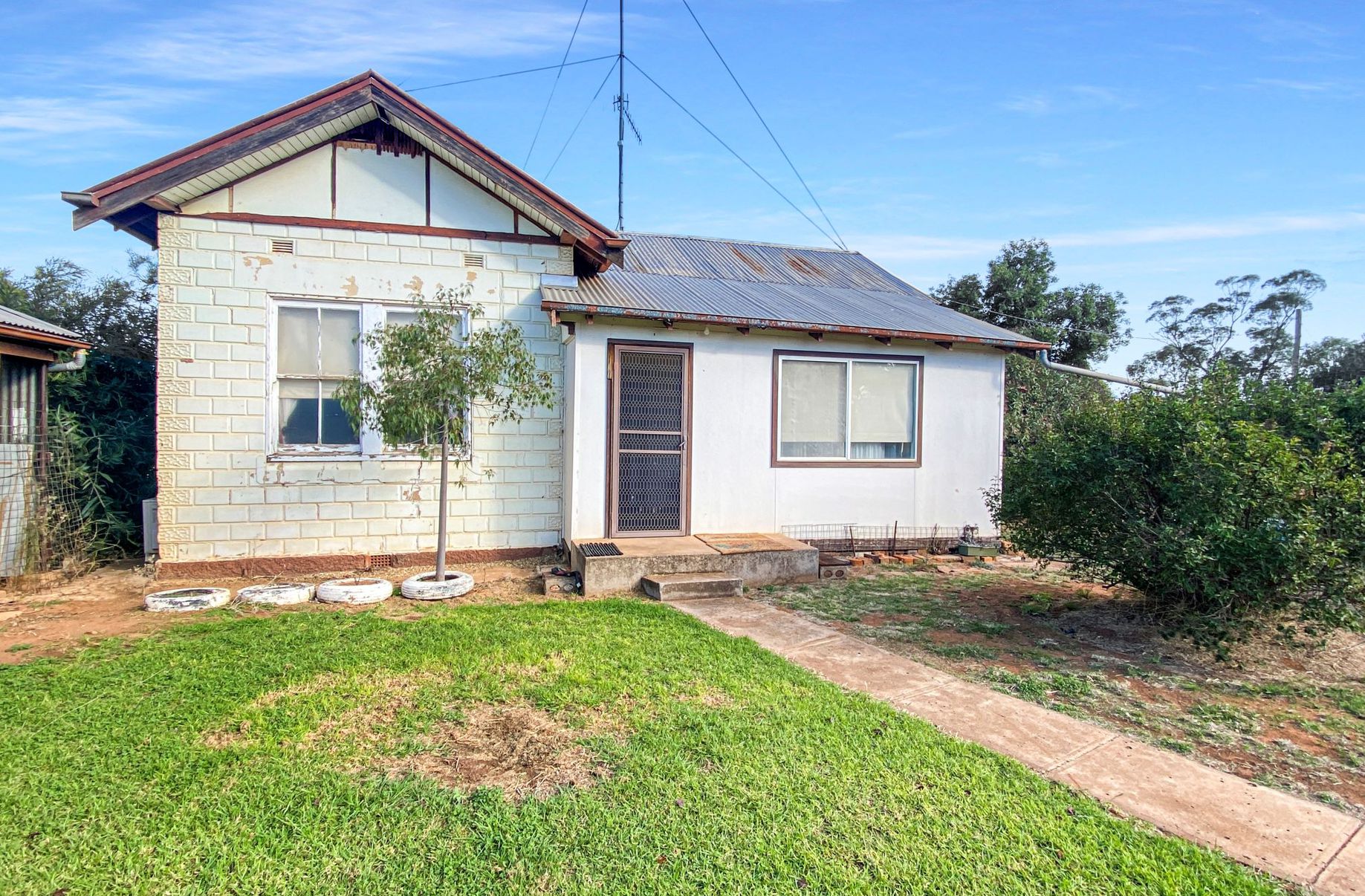 11 Old Narrandera Road, Barellan Glenn Preston Real Estate