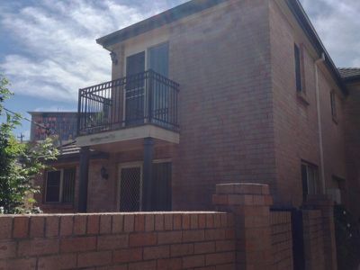 8 / 18-20 Osborne Street, Wollongong