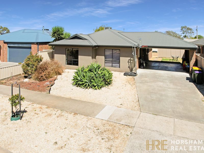 5 Matthews Court, Horsham