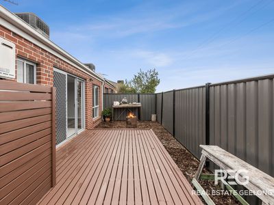 2 / 10 RAYMOND GEORGE PLACE, Lara