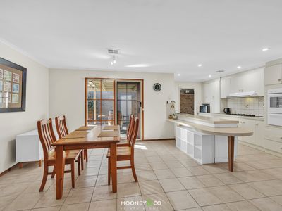 2 Norwood Court, Cranbourne