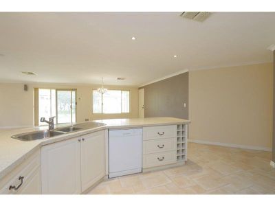 12 Antigua Place, Southern River