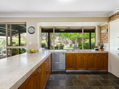 8 Boronia Road, Banjup