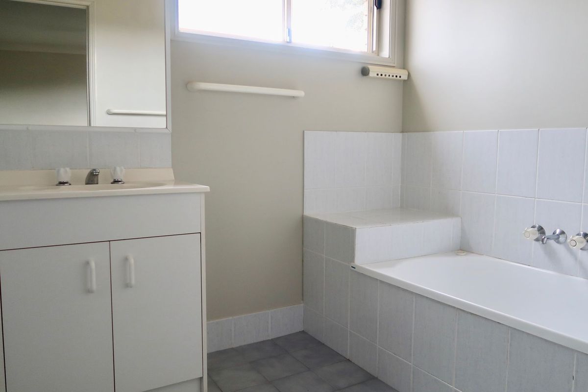 32 Parkside Circuit, Robina