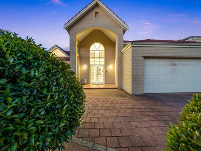 4 Levien Place, Winthrop