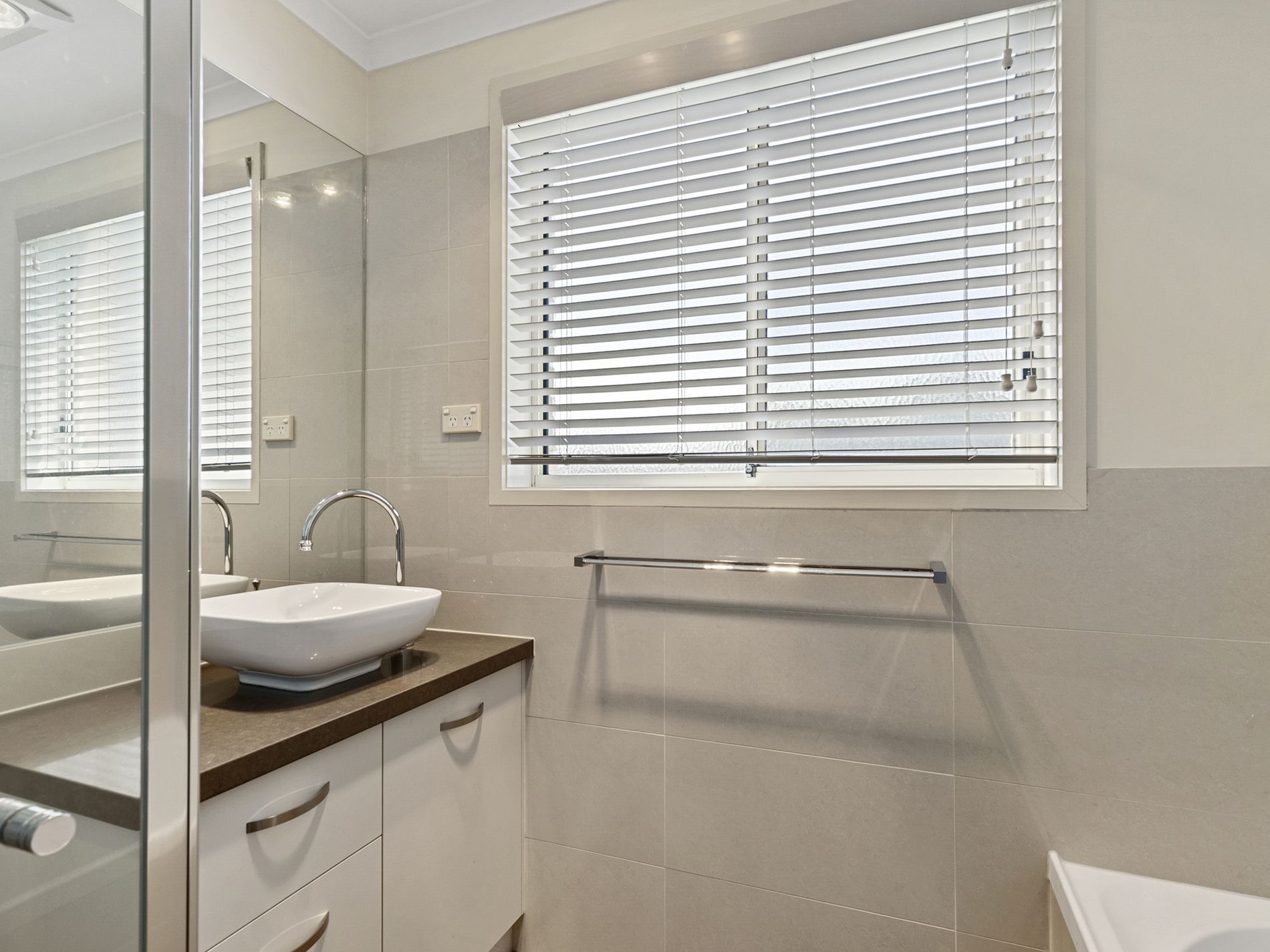 2 HEFFEY COURT, Seymour