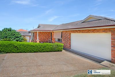 99 GLENGARVIN DRIVE, Oxley Vale