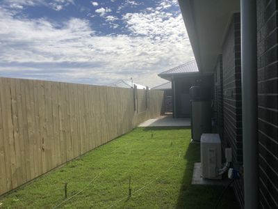 17 Langland Circuit , Walloon