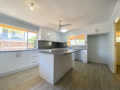 6 Mackay Street, Moranbah